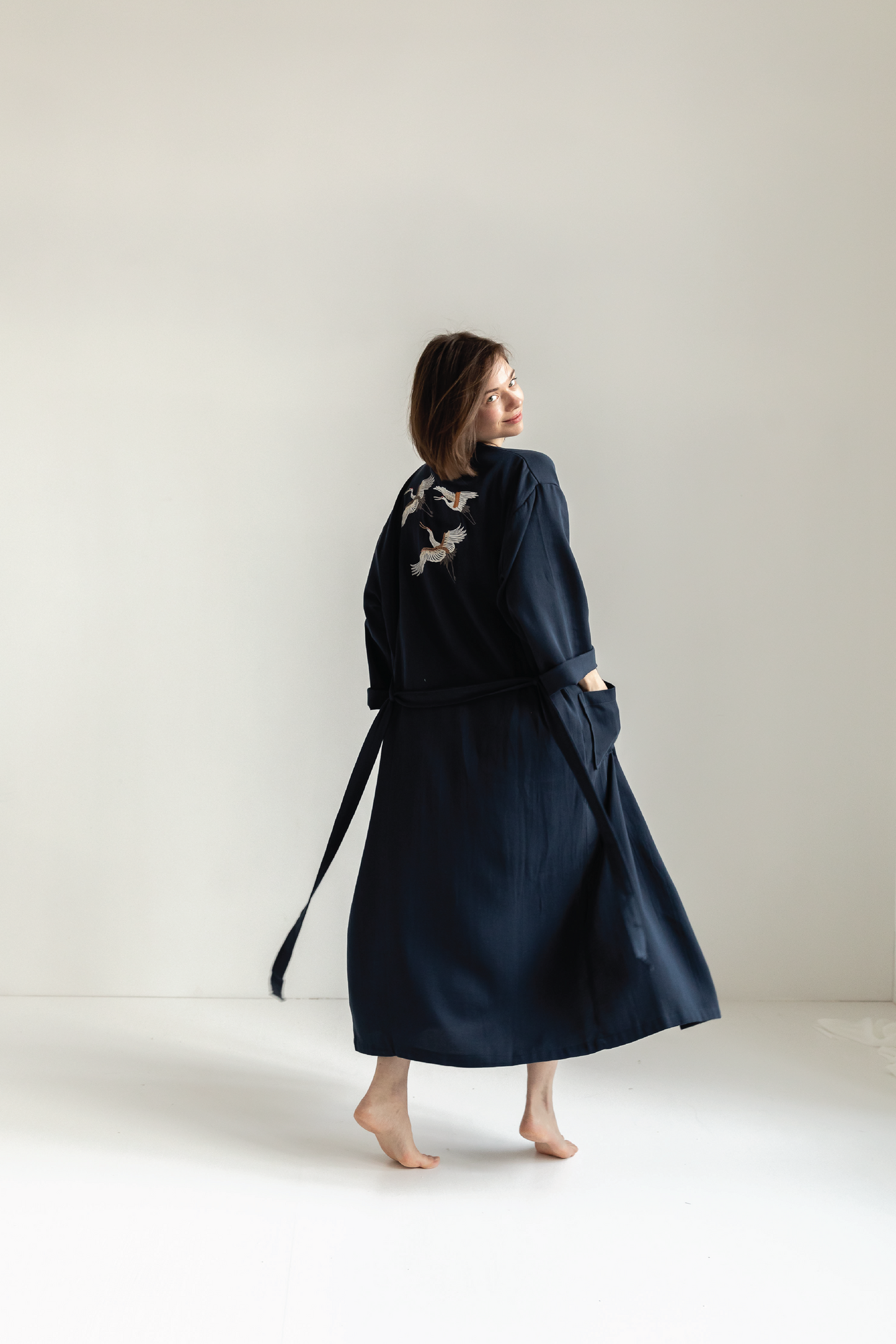 FLYING CRANES KAFTAN IN NAVY