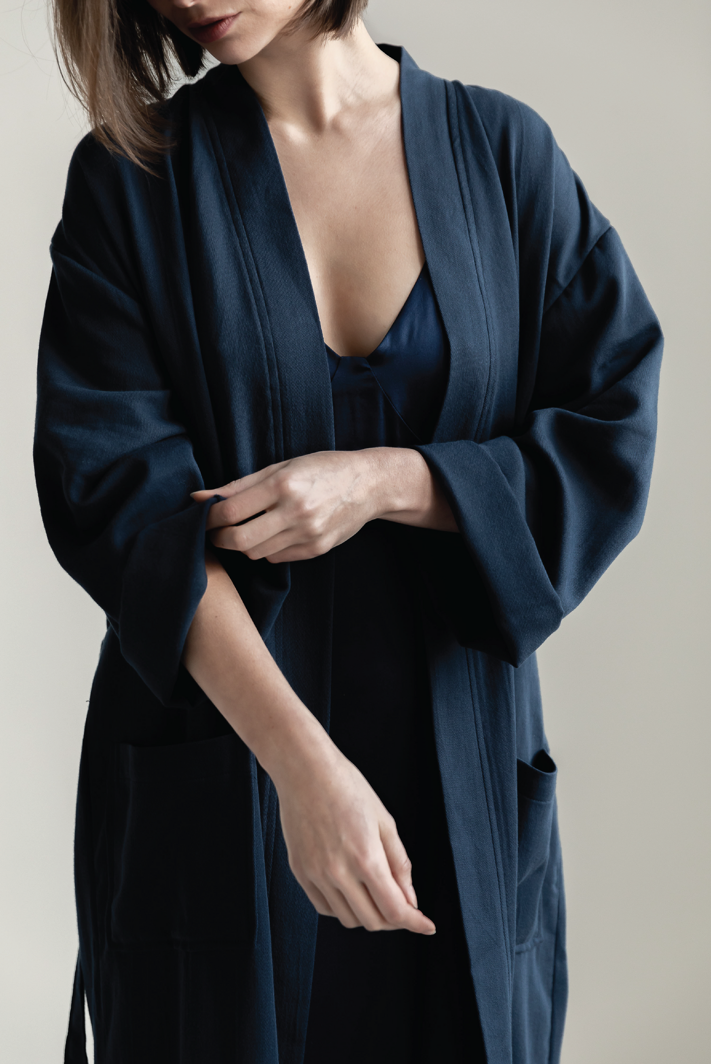 FLYING CRANES KAFTAN IN NAVY